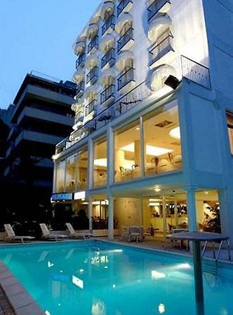 Hotel Royal Plaza Rimini Esterno foto