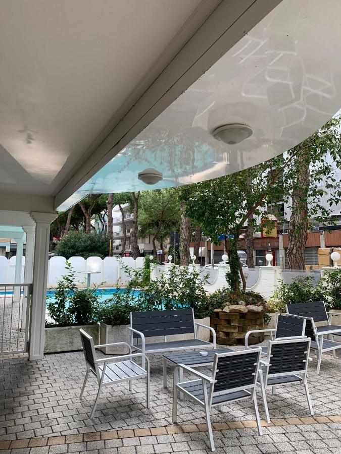 Hotel Royal Plaza Rimini Esterno foto